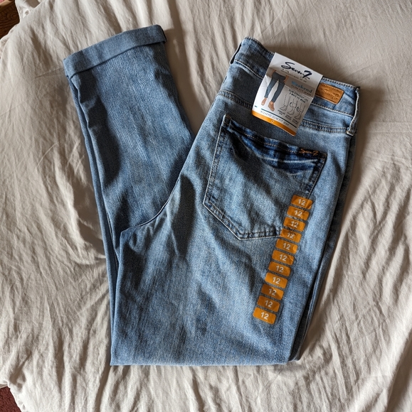 NWT Seven7 Weekend Slim Light Wash Denim Cuffed Hem Straight Leg Jean Size 12 - Picture 2 of 8